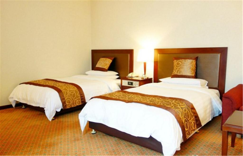 Hotel International Airport 4*