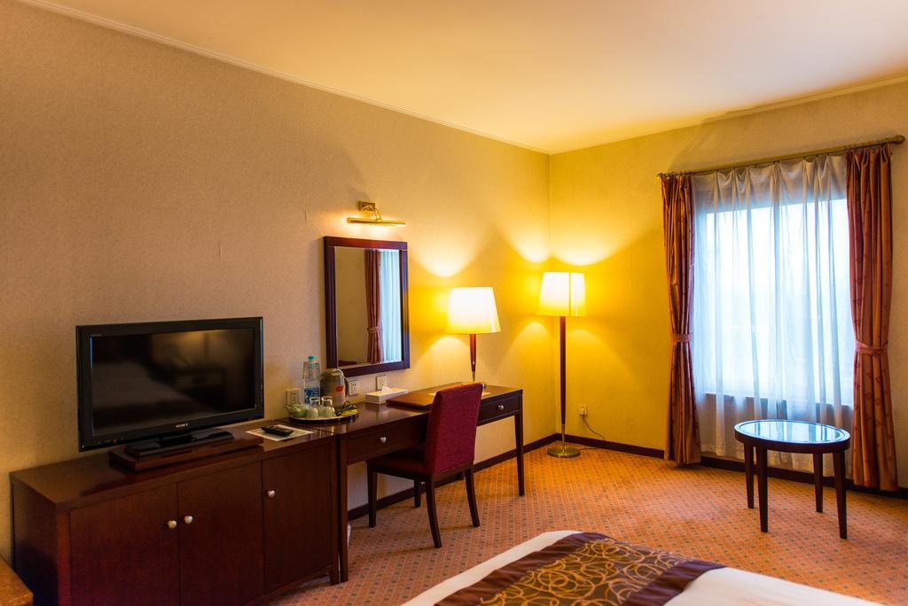 Hotel International Airport 4*