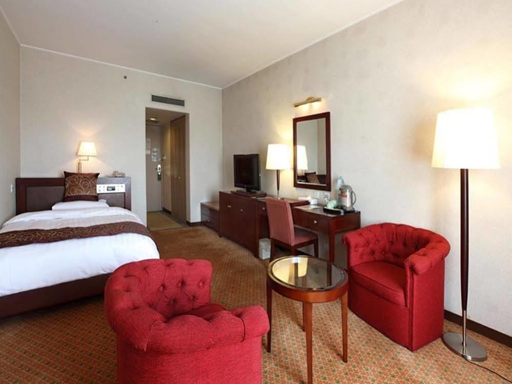Hotel International Airport 4*
